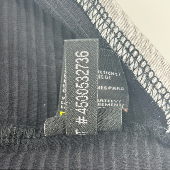 Joe's Jeans NWT Black and Grey Horizontal Ribbed Short Sleeve Cotton Tee, Medium - Picture 16 of 16